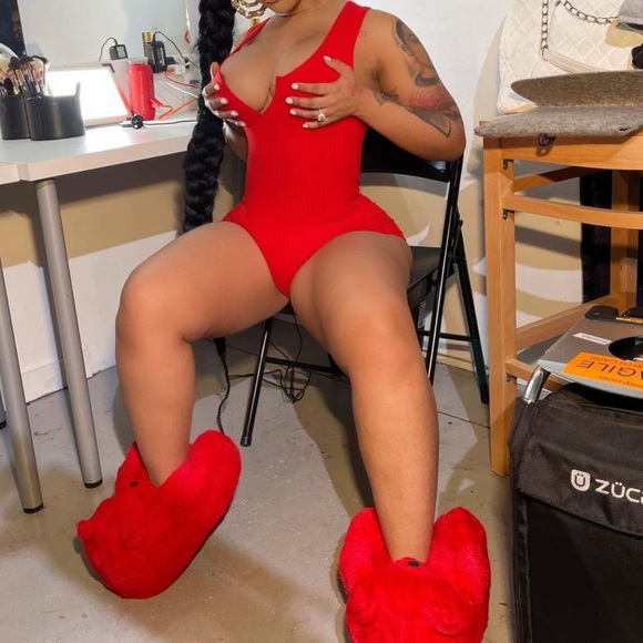Red Teddy Bear Slippers🐻❤️ - Picture 3 of 5